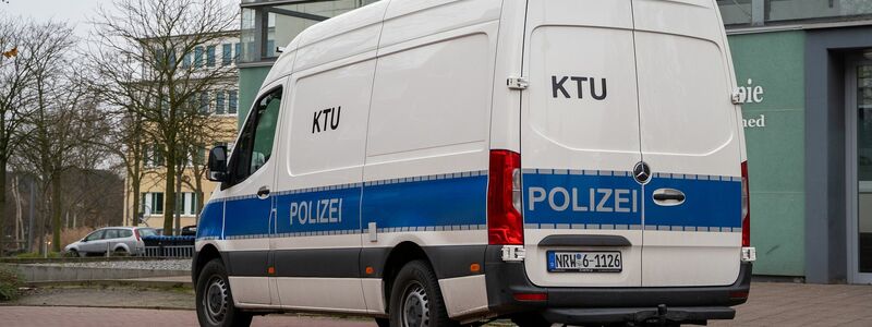 Die Polizei fahndete öffentlich mit Fotos nach dem Tatverdächtigen. - Foto: Max Lametz/dpa