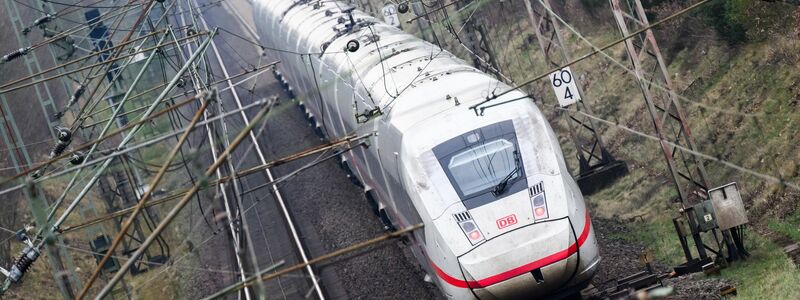 Die Bahn bietet nun mehr Sprinter-Fahrten an. Dafür wurden Verbindungen gestrichen, die nicht gut nachgefragt waren. (Archivbild) - Foto: Julian Stratenschulte/dpa