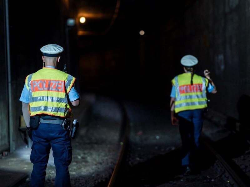 BPOL-HH: Lebensgefahr: Frau suchte sich Schlafplatz in Hamburger S-Bahntunnel- Bundespolizei warnt vor Lebensgefahr im Bahnbereich!- - Foto: presseportal.de