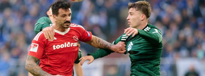 Der Trainer und sein Kapitän: Garanten für Schalkes Aufschwung. - Foto: Bernd Thissen/dpa