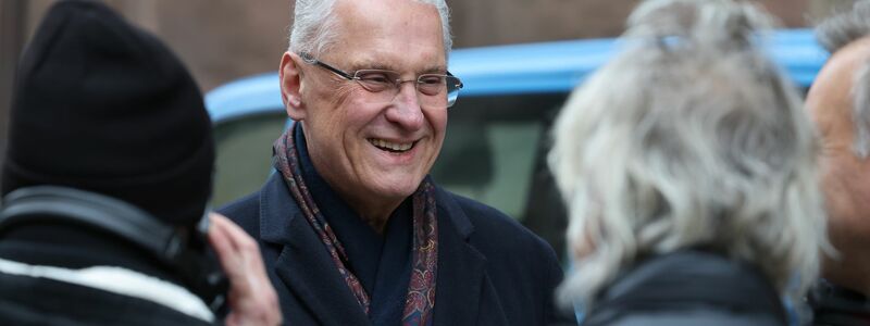 Laut Innenminister Herrmann stand wohl kein Anschlag unmittelbar bevor. - Foto: Daniel Löb/dpa