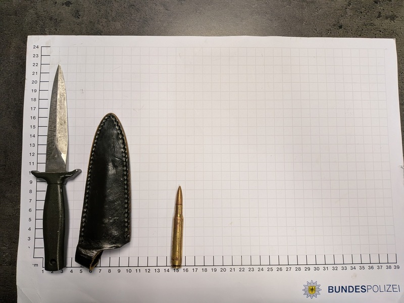 BPOL NRW: Hauptbahnhöfe Essen und Dortmund: Bundespolizisten finden Dolch und Schlagring! - Foto: presseportal.de