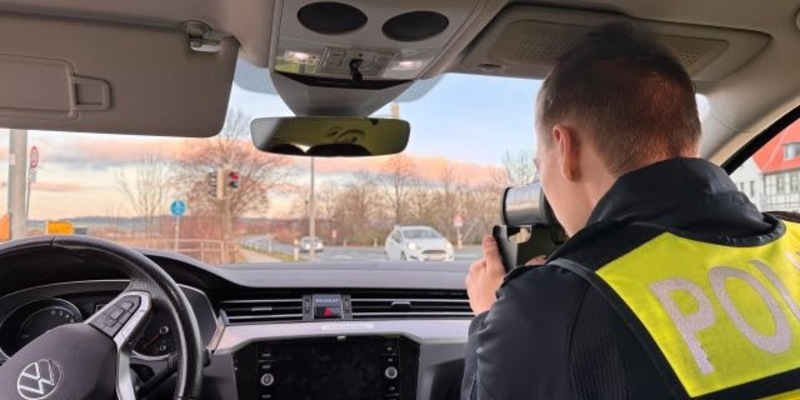 POL-HI: Geschwindigkeitsmessung in Groß Escherde - Foto: presseportal.de