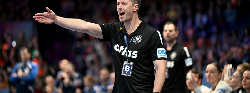 Die Abwehr um Aimée von Pereira (r) ist das Punktstück im deutschen Team. - Foto: Federico Gambarini/dpa