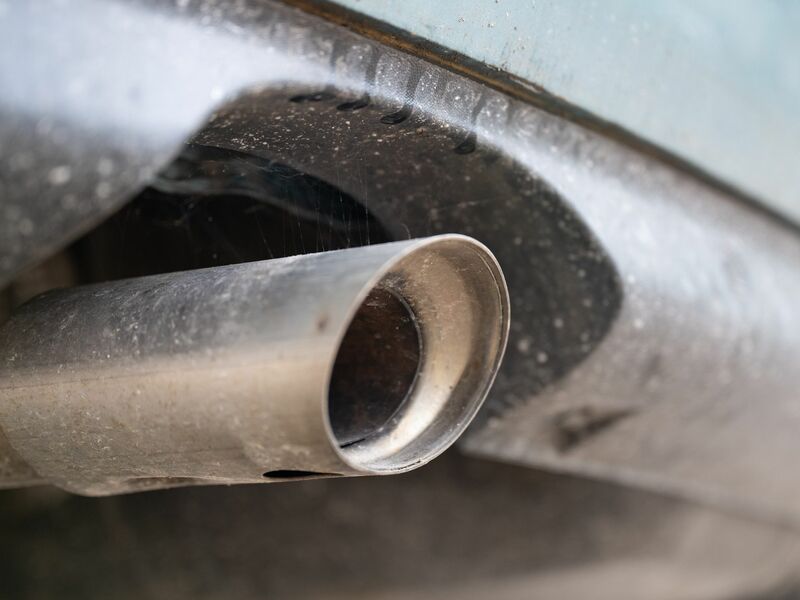 Experten bezweifeln, dass deutsche Hersteller langfristig von einer Rücknahme des Verbrenner-Aus profitieren. (Symbolbild) - Foto: Sebastian Kahnert/dpa