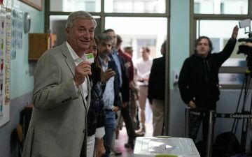 Rund 15,8 Millionen Menschen waren zur Wahl aufgerufen. - Foto: Matias Delacroix/AP/dpa