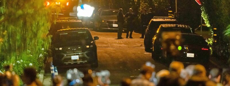 Die Polizei hat den Einsatzort abgesperrt. - Foto: Ethan Swope/AP/dpa