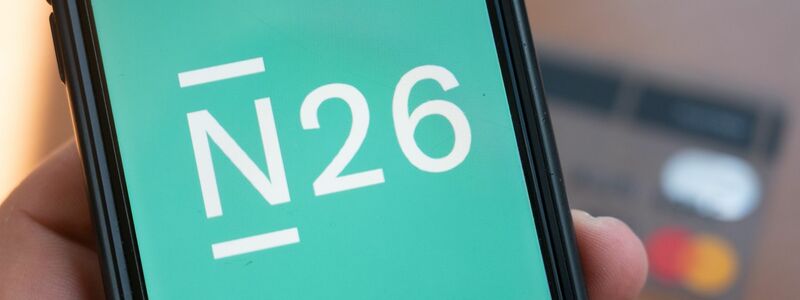 Die schnell wachsende Smartphone Bank hatte wiederholt Ärger mit der Finanzaufsicht. (Symbolbild) - Foto: Christophe Gateau/Deutsche Presse-Agentur GmbH/dpa