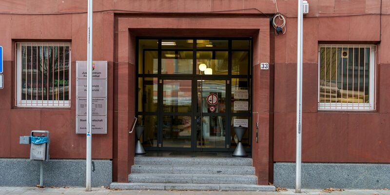 Der nicht öffentliche Prozess hat laut Gerichtssprecher planmäßig begonnen. (Archivbild) - Foto: Andreas Arnold/dpa