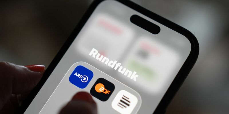 ARD und ZDF rücken bei den Audio-Inhalten näher zusammen. - Foto: Marcus Brandt/dpa