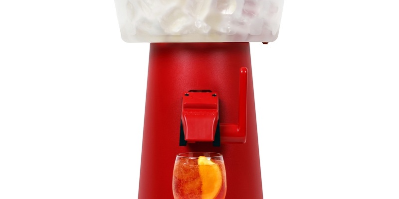 Spritz statt Glühwein: Italiens Kult-Aperitif wird in der kalten Jahreszeit zum Renner / Ready-to-Drink-Systeme wie Sprizzer sorgen für unkompliziertes Mixen und Genuss bei jeder Feier - Foto: presseportal.de