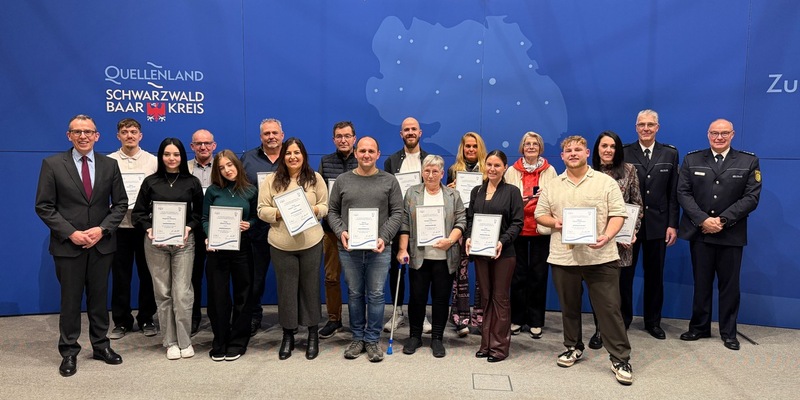 POL-KN: Gemeinsame Pressemitteilung des Landratsamtes Schwarzwald Baar Kreis und des Polizeipräsidiums Konstanz - Ein Dankeschön für couragierte Leistungen (08.12.2025) - Foto: presseportal.de