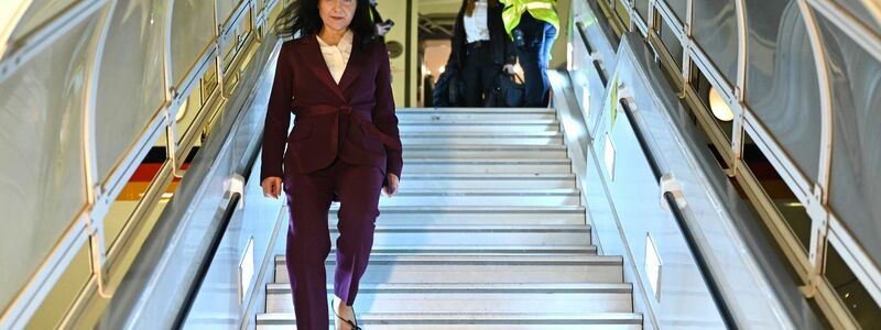 Wirtschaftsministerin Reiche kommt in Tel Aviv an - Foto: Elisa Schu/dpa