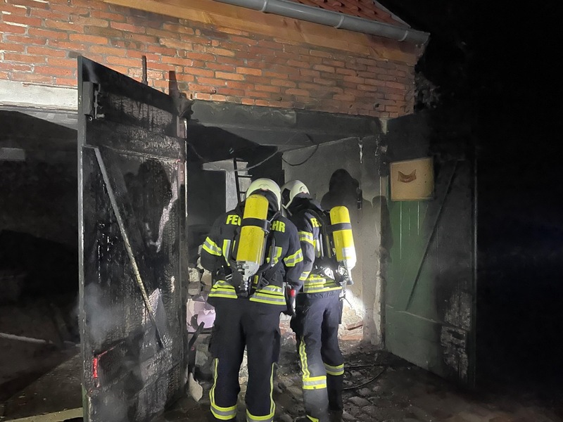 FW-AUR: Zwei Einsatzstellen inmitten der Stadt - Foto: presseportal.de