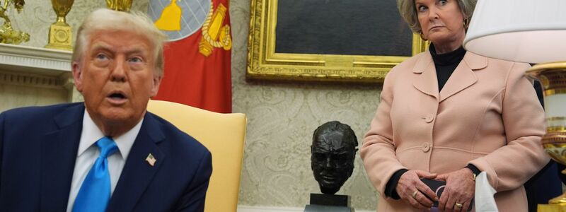 Die Stabschefin des Weißen Hauses, Susie Wiles, hat überraschend einen Einblick in den innersten Machtzirkel der US-Regierung gegeben. (Archivfoto) - Foto: Evan Vucci/AP/dpa