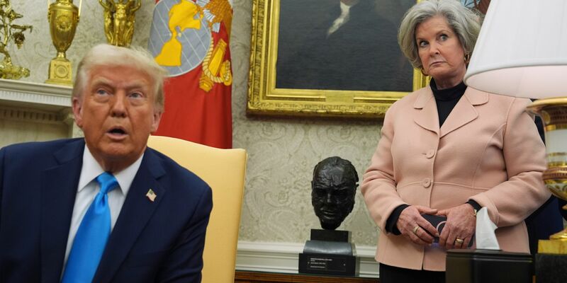 Die Stabschefin des Weißen Hauses, Susie Wiles, äußert sich überraschend offen über ihren Chef. (Archivbild) - Foto: Evan Vucci/AP/dpa