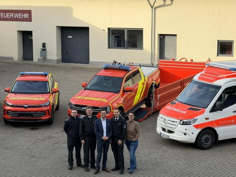 FW-HAAN: Fahrzeugübergabe durch den Bürgermeister an die Feuerwehr Haan - Foto: presseportal.de