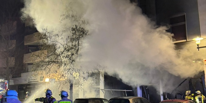 FW-GLA: Vollbrand in einem Imbiss - mehrere Personen gerettet - Foto: presseportal.de