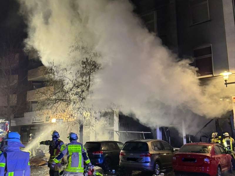 FW-GLA: Vollbrand in einem Imbiss - mehrere Personen gerettet - Foto: presseportal.de