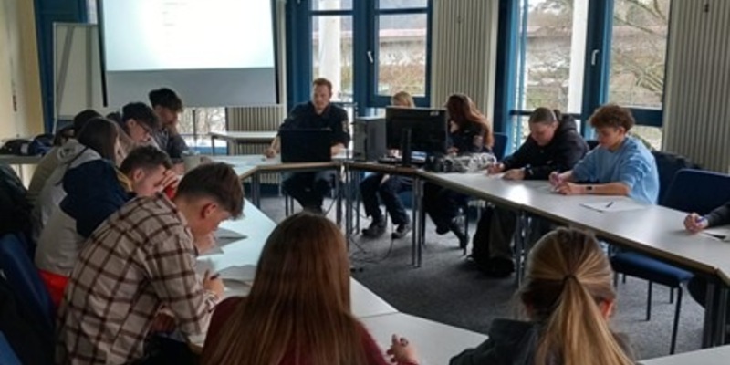 POL-PDMY: Bewerbertraining bei der Polizeiinspektion Cochem - Foto: presseportal.de