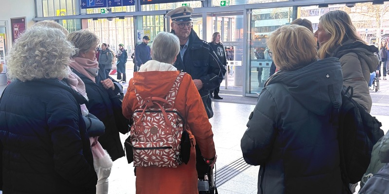 BPOL NRW: Gemeinsam gegen Eigentumskriminalität - Präventionsteams von Polizei, Bundespolizei und Deutscher Bahn informieren - Foto: presseportal.de