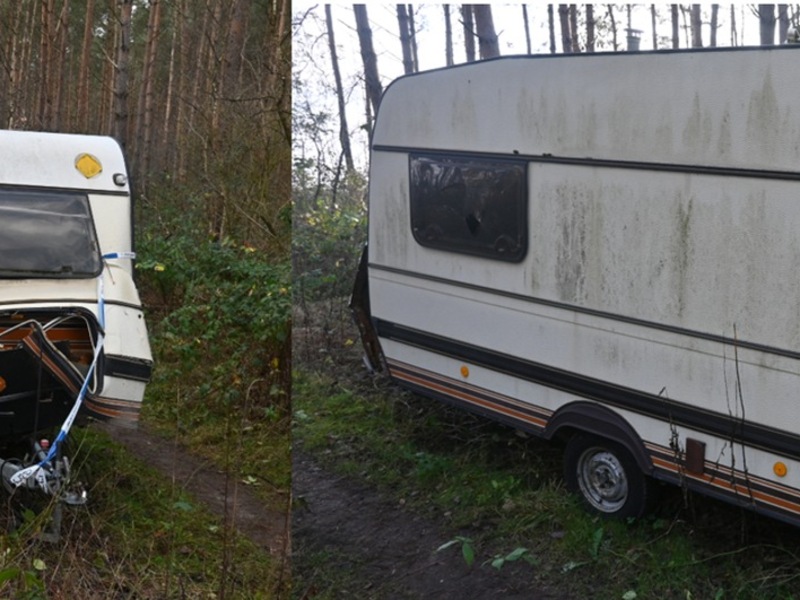 POL-DEL: Landkreis Oldenburg: Wohnanhänger in einem Wald in Kirchseelte entsorgt - Foto: presseportal.de