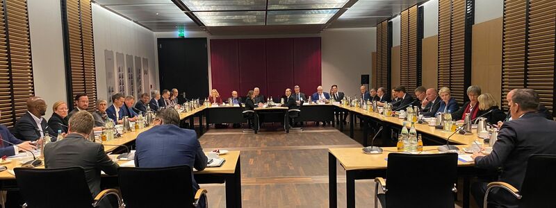 Der Vermittlungsausschuss kam zur ersten Sitzung in dieser Wahlperiode zusammen. - Foto: Sascha Meyer/dpa