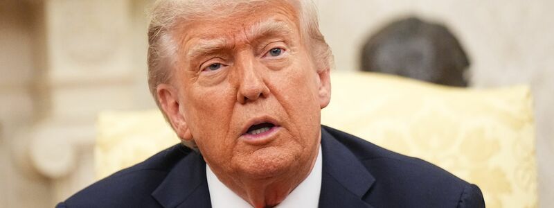 US-Präsident Donald Trump löst mit Zollstreitigkeiten politische Konflikte aus. (Archivbild) - Foto: Michael Kappeler/dpa Pool/dpa