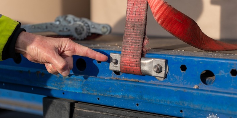 POL-WES: Wesel- Kooperationseinsatz der Polizei: Intensive Kontrollen im gewerblichen Personen- und Güterverkehr - Foto: presseportal.de