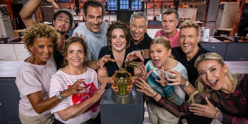 Arabella Kiesbauer René Casselly Rebecca Immanuel Alexander Mazza Paula Lambert Thomas Hermanns Anne-Sophie Briest Thomas Helmer Maximilian Arland Anna-Carina Woitschack Das große Promibacken - Foto: Joyn/Claudius Pflug, presseportal.de