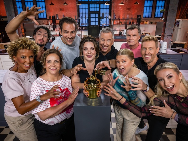 Arabella Kiesbauer René Casselly Rebecca Immanuel Alexander Mazza Paula Lambert Thomas Hermanns Anne-Sophie Briest Thomas Helmer Maximilian Arland Anna-Carina Woitschack Das große Promibacken - Foto: Joyn/Claudius Pflug, presseportal.de