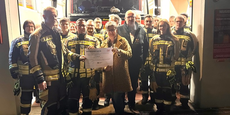 FW Hünxe: Großzügige Spende für den Förderverein der Freiwilligen Feuerwehr in Drevenack e.V. - Foto: presseportal.de