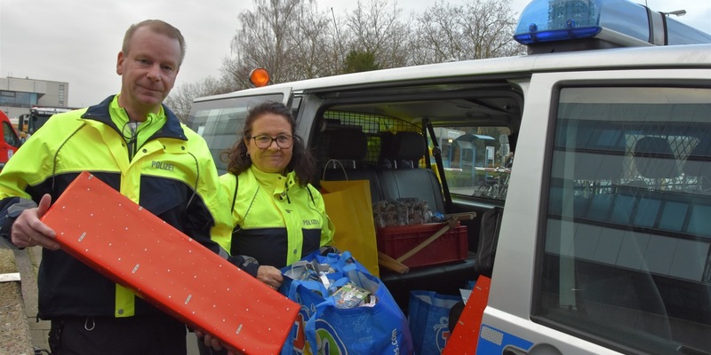 POL-MS: 40 Jahre Weihnachtsspendenaktion - Angehörige der Polizei Münster spenden mehr als 4000 Euro für die Kinderneurologie des UKM - Foto: presseportal.de