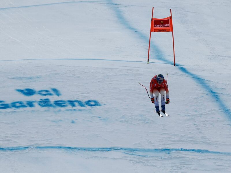 Marco Odermatt zeigte auf der Saslong-Piste wieder mal eine famose Fahrt. - Foto: Gabriele Facciotti/AP/dpa