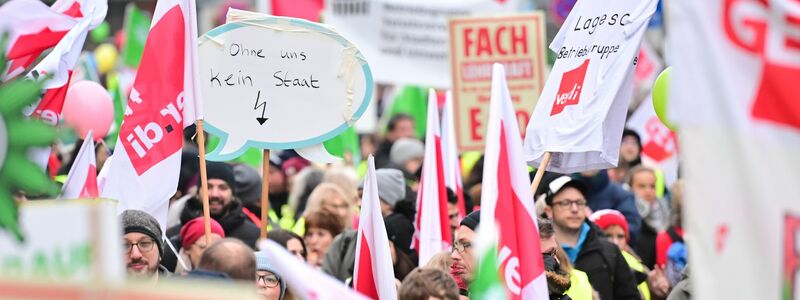 Warnstreik in der Hauptstadt. - Foto: Sebastian Christoph Gollnow/dpa