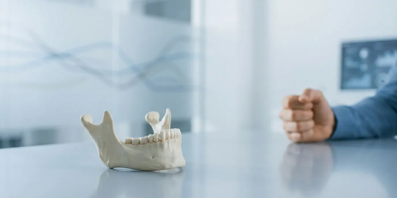 CMD-Therapie 2025: Schiene allein reicht nicht mehr gegen Stress-Kiefer - Foto: über boerse-global.de