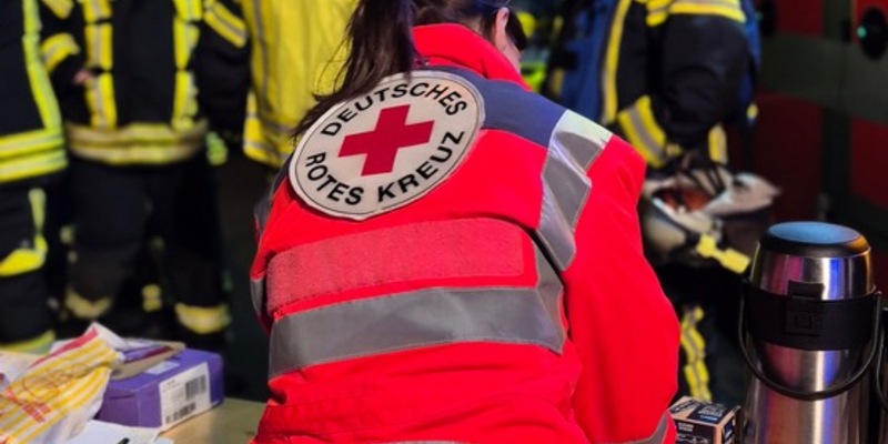 FW Schalksmühle: Großeinsatz durch Brand in Schalksmühle-Everinghausen - Foto: presseportal.de