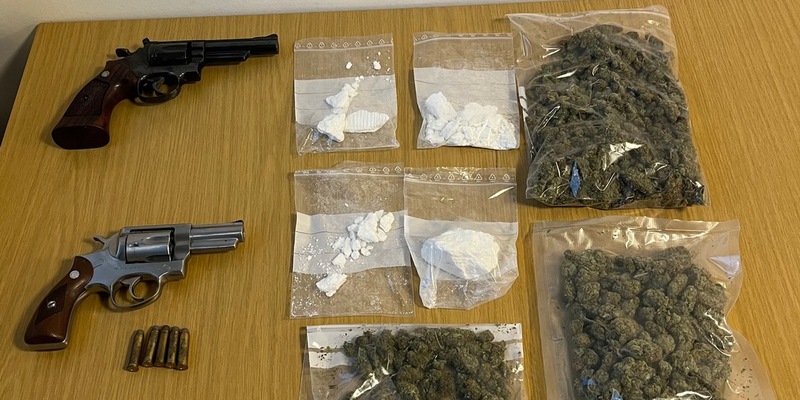 POL-NMS: 251219-1-pdnms Nach Fund von Betäubungsmitteln und Schusswaffen im Kreisgebiet Rendsburg - drei Beschuldigte in Untersuchungshaft - Foto: presseportal.de