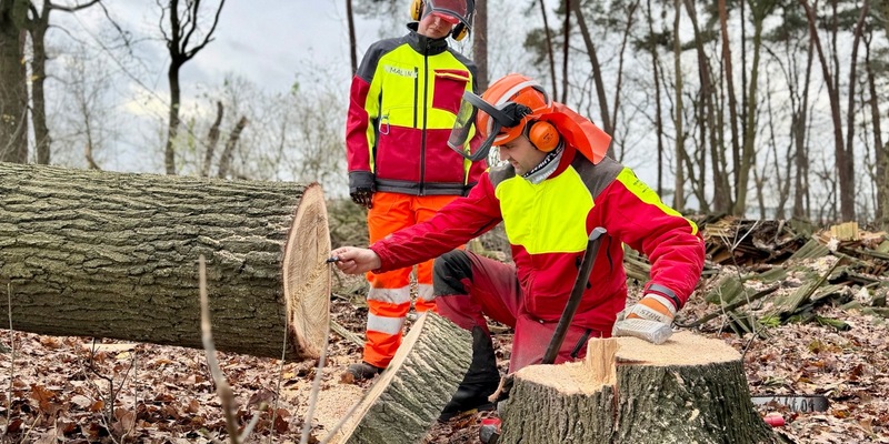 FW-OLL: Motorsägenausbildung erfolgreich fortgesetzt - Foto: presseportal.de