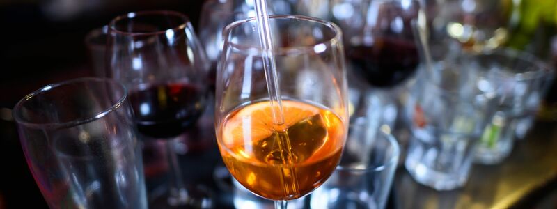 Das Gesetz regelt auch Beschränkungen für die Chemikalien Gamma-Butyrolacton (GBL) und 1,4-Butandiol (BDO). Sie sind als K.o.-Tropfen bekannt. (Symbolbild) - Foto: Robert Michael/dpa