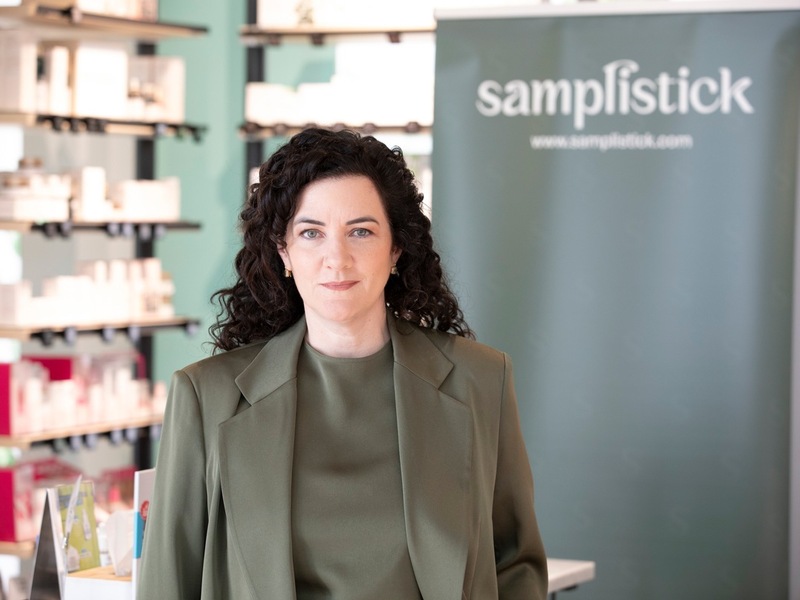 Neue EU-Verpackungsverordnung treibt Nachfrage nach nachhaltigem Sampling-System / samplistick profitiert von der Regulierung und expandiert in den Apothekenmarkt - L'Occitane plant ein Pilotprojekt. - Foto: presseportal.de