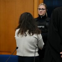 Nach bereits rund einem Dutzend Verhandlungsterminen hat der Prozess gegen die angehende Notfallsanitäterin nun von vorn begonnen. - Foto: Katharina Kausche/dpa