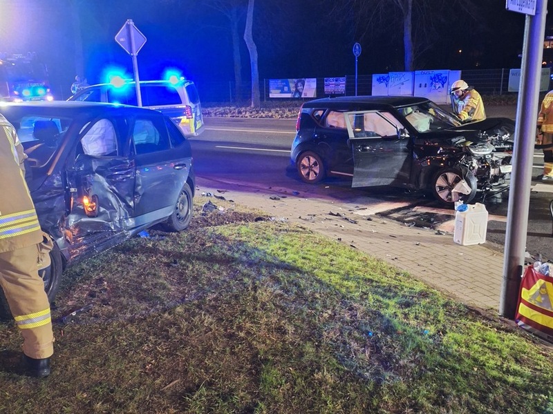 FW-Greven: Verkehrsunfall mit vier verletzten Personen. - Foto: presseportal.de