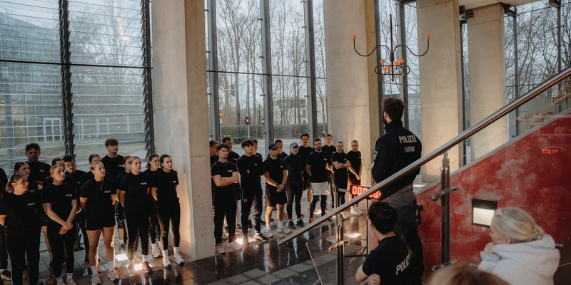 POL-MS: LVMountain-Run 2025 - Nachwuchs-Polizistinnen und -Polizisten erklimmen Gipfel für den guten Zweck - LVM spendet 4.928 Euro - Foto: presseportal.de