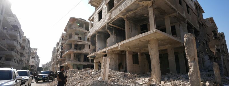 Zerstörte Häuser im syrischen Harasta, einem Vorort von Damaskus. (Archivbild) - Foto: Marcus Brandt/dpa