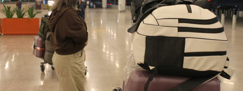 Nachdem einige Afghaninnen und Afghanen vor Gericht gezogen waren, nahm die Bundesregierung die Aufnahme von Menschen aus dem Bundesaufnahmeprogramm Afghanistan wieder auf. (Archivfoto) - Foto: Nabila Lalee/dpa