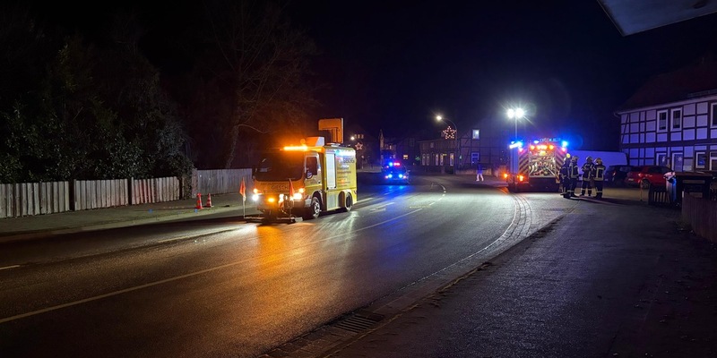 FW Flotwedel: Ölspur sorgt für langwierigen Einsatz in Wienhausen - Foto: presseportal.de