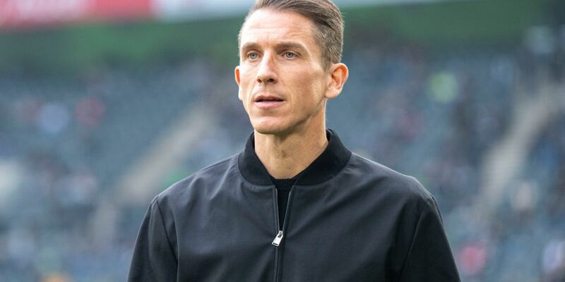Neuer Cheftrainer des VfL Wolfsburg: Daniel Bauer. - Foto: David Inderlied/dpa