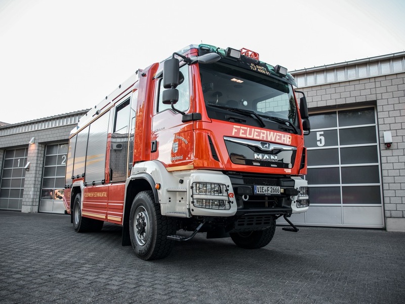 FFW Schwalmtal: Nachbarschaftliche Unterstützung bei Industriebrand in Viersen - Foto: presseportal.de