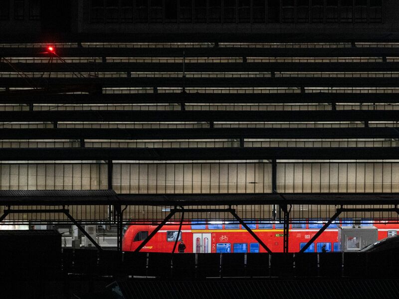 Die Züge am Stuttgarter Hauptbahnhof stehen still. (Archivbild) - Foto: Marijan Murat/dpa